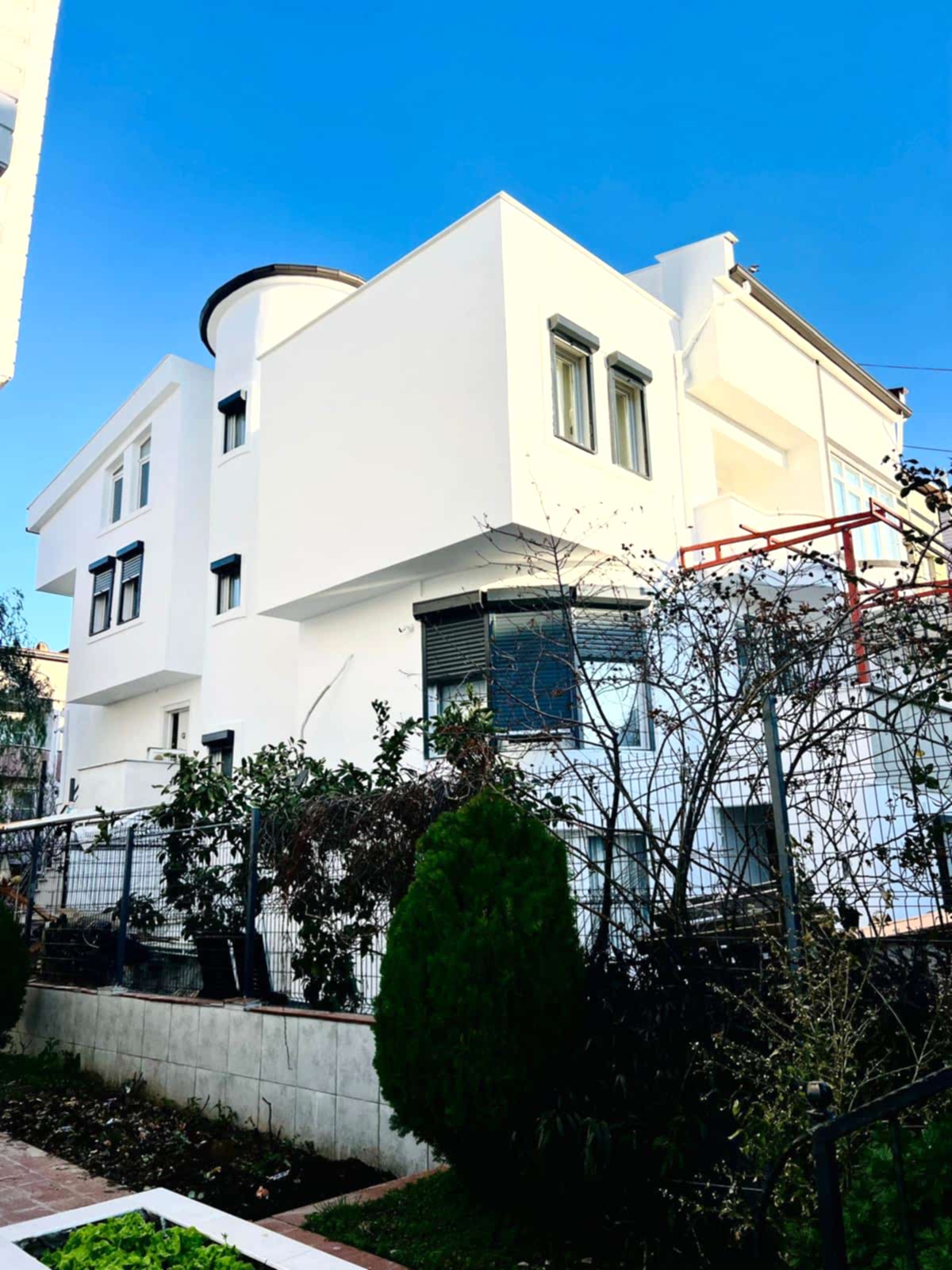 Isı Yalıtımı, Mantolama, Ses Yalıtımı, İzolasyon, Su Yalıtımı, Drenaj, Çatı Aktarma, Yalı Baskı, Epoksi Zemin, Cephe Kaplama, Cephe Boyama, Enerji Kimlik, Söve, Fileli Sıva, Dekoratif Sıva, Tadilat, Dyo Uygulayıcı Bayii, Fili Boya ve Dalmaçyalı Uygulayıcı Bayii, Sika Uygulayıcı Bayii